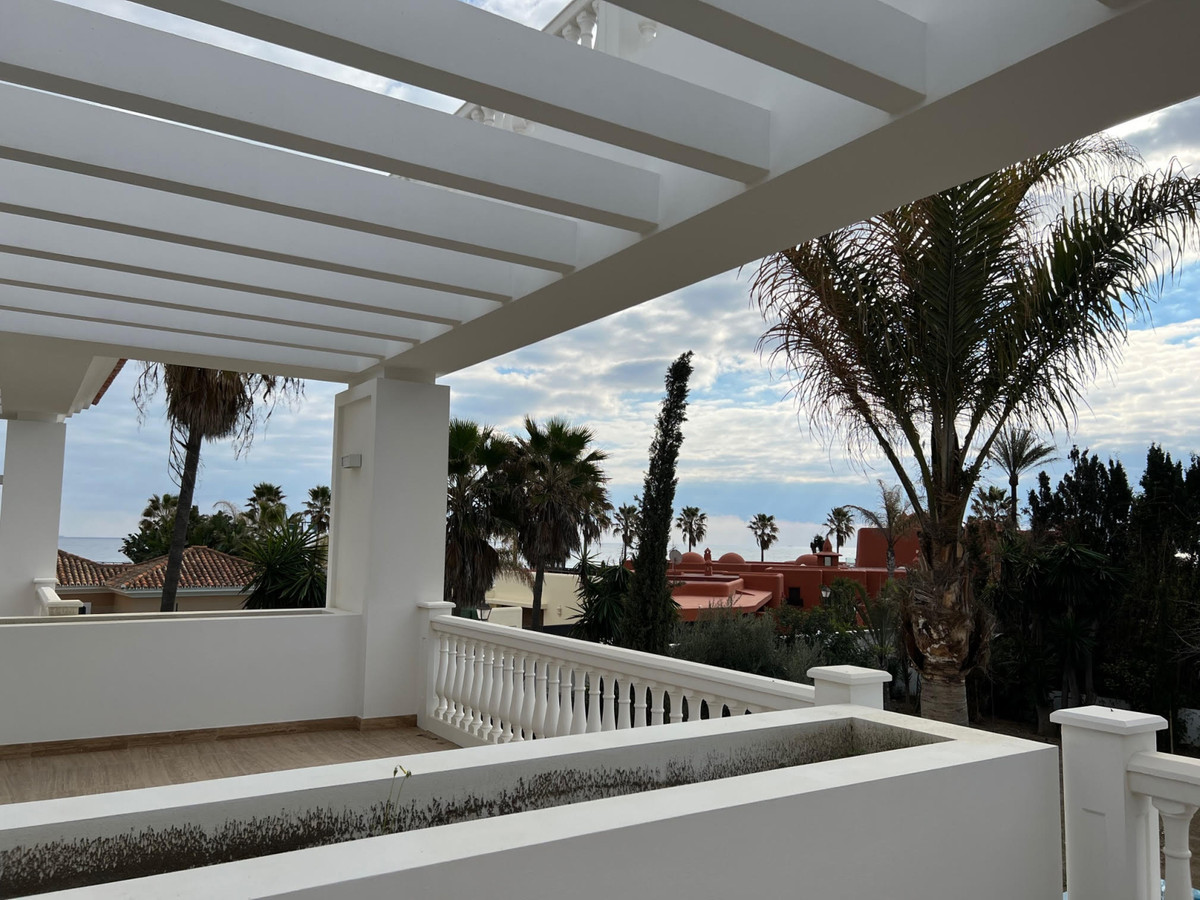 Villa con 5 Dormitorios en Venta Guadalmina Baja