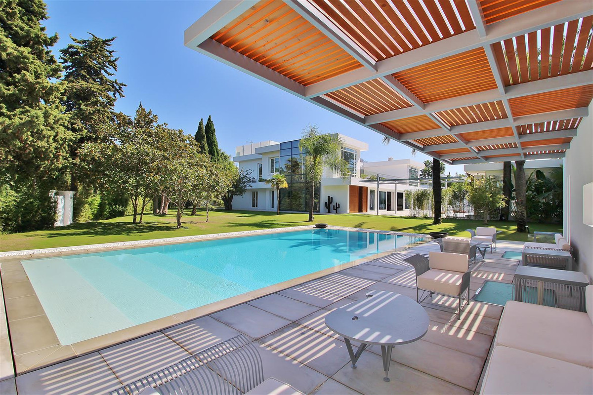 Detached Villa for sale in Marbella R2769503