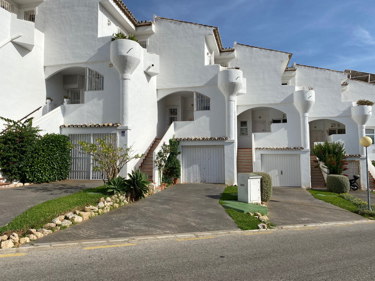 						Townhouse  Terraced
																					for rent
																			 in Calahonda
					