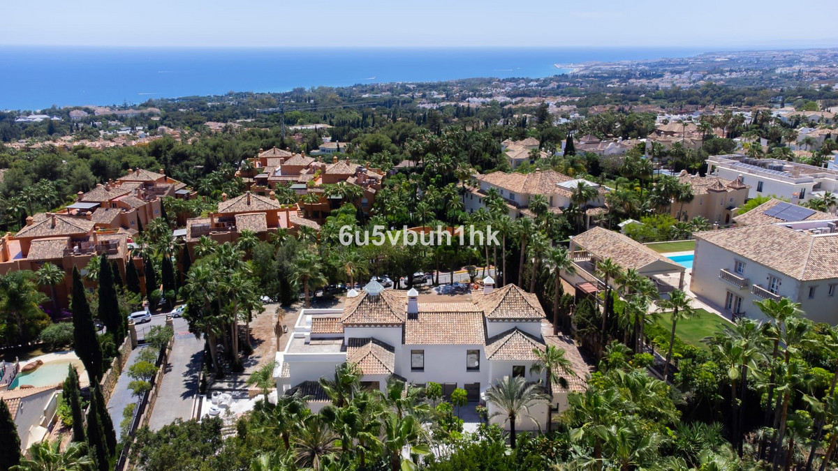 Villa te koop in Marbella R4320772
