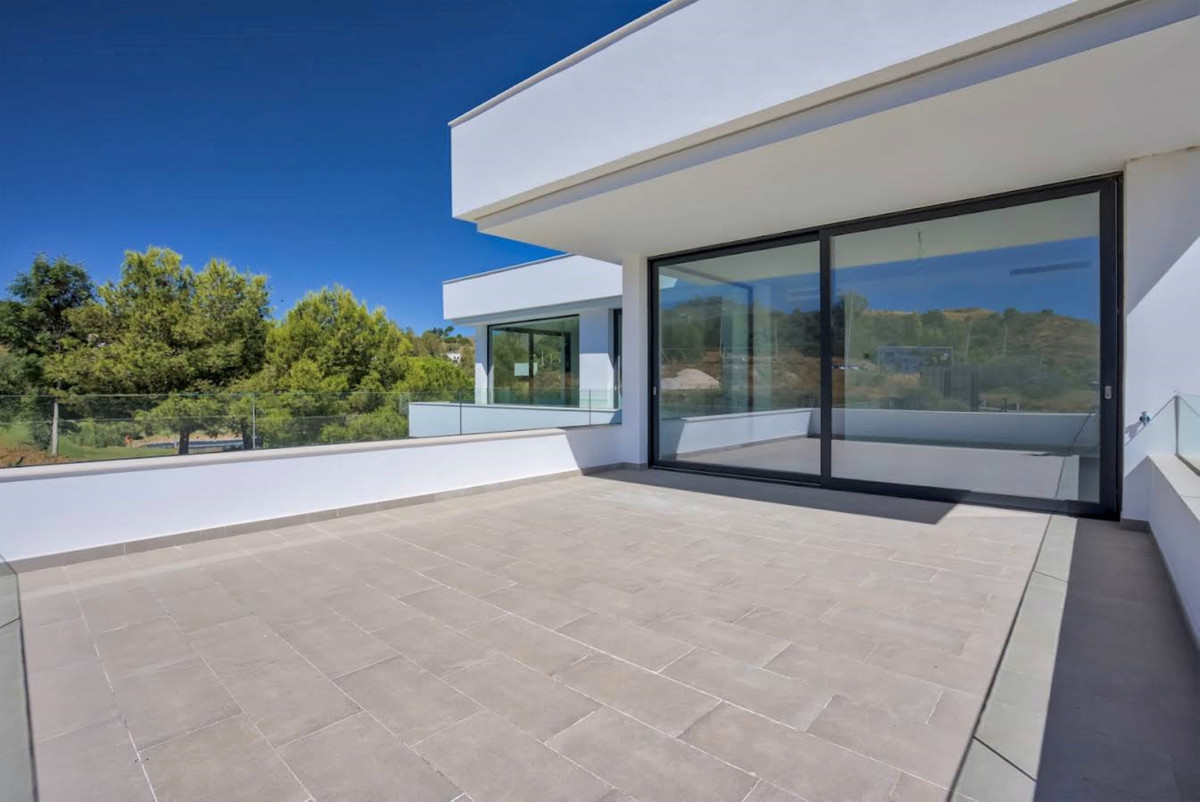 4 bedroom Villa For Sale in La Cala Golf, Málaga - thumb 13