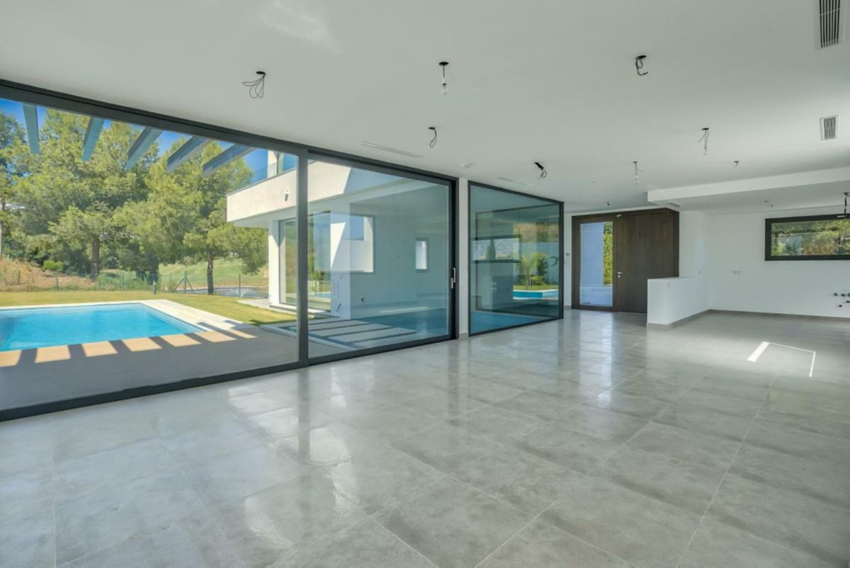 4 bedroom Villa For Sale in La Cala Golf, Málaga - thumb 15