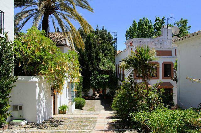 2 bedroom Townhouse For Sale in Marbella, Málaga - thumb 3