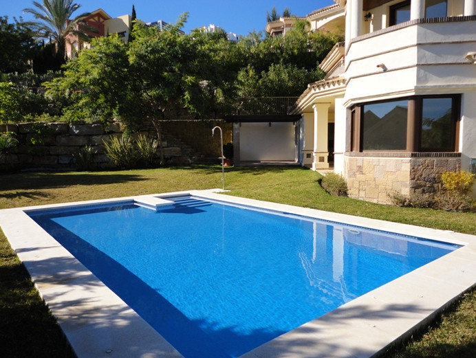 5 bedroom Villa For Sale in Los Arqueros, Málaga - thumb 2