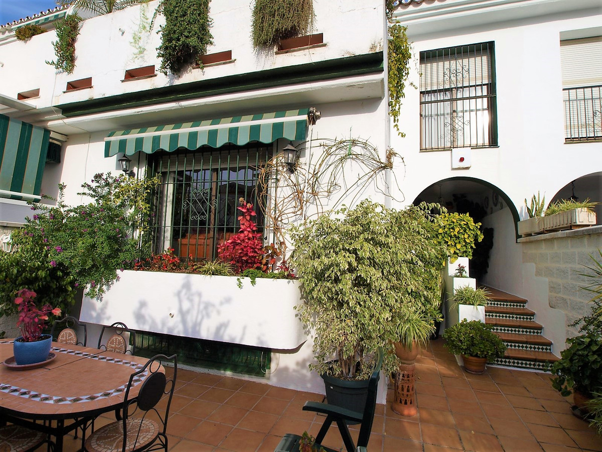 4 bedroom Townhouse For Sale in San Pedro de Alcántara, Málaga - thumb 7