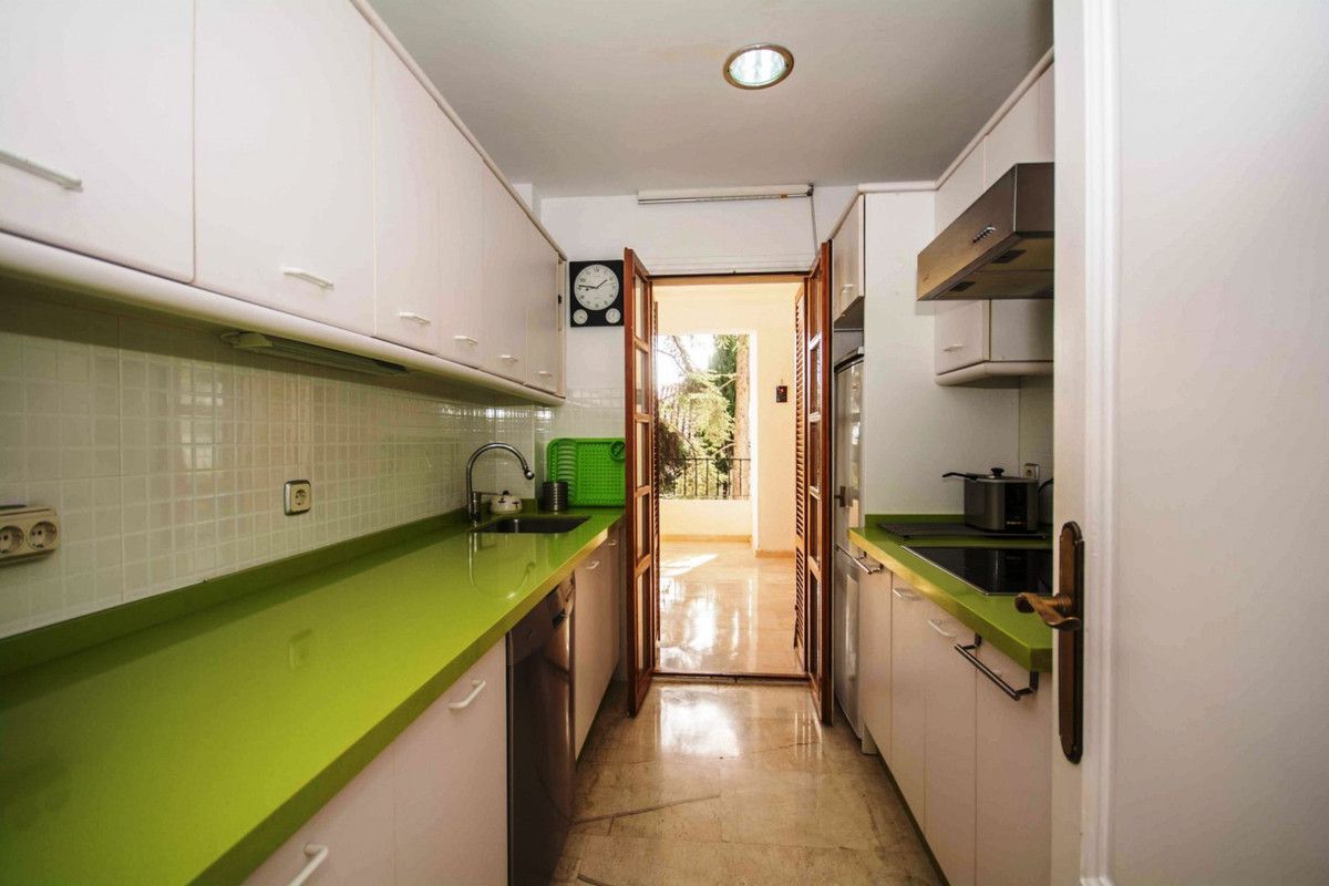 2 bedroom Apartment For Sale in The Golden Mile, Málaga - thumb 5