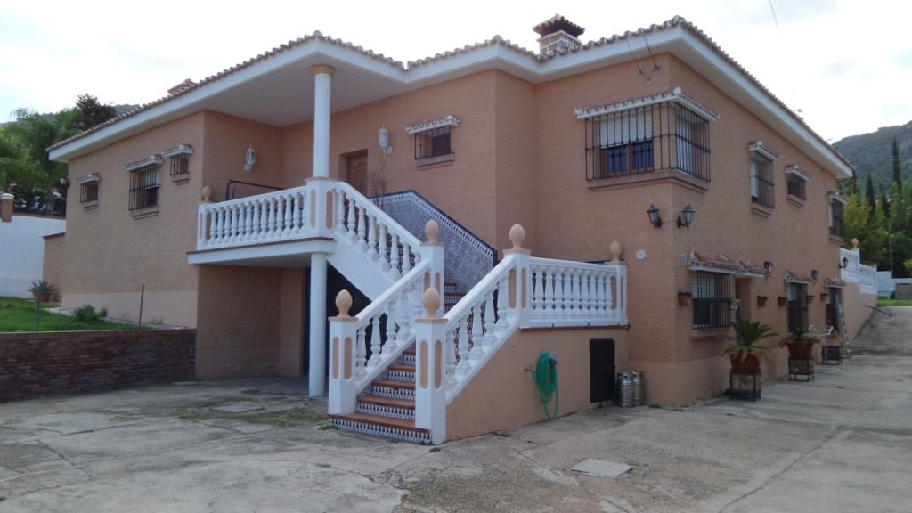 Villa te koop in Alhaurín de la Torre R3048130