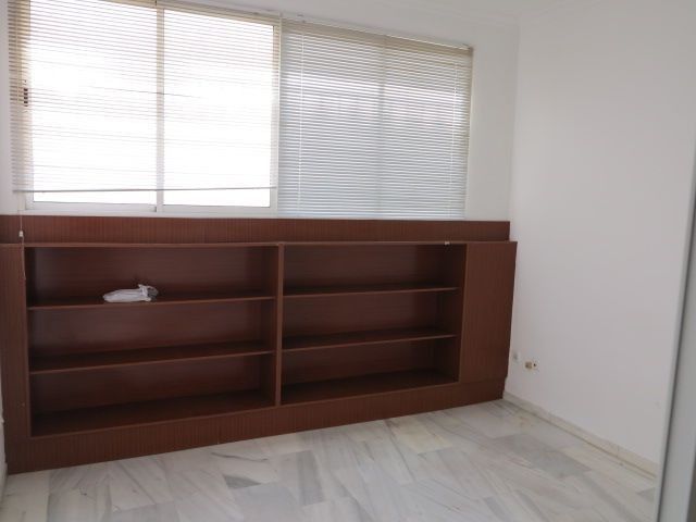 0 bedroom Commercial Property For Sale in San Pedro de Alcántara, Málaga - thumb 3