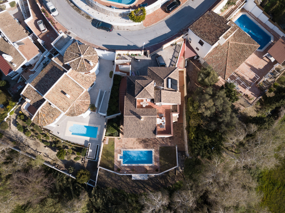 4 bedroom Villa For Sale in Cerros del Aguila, Málaga - thumb 24