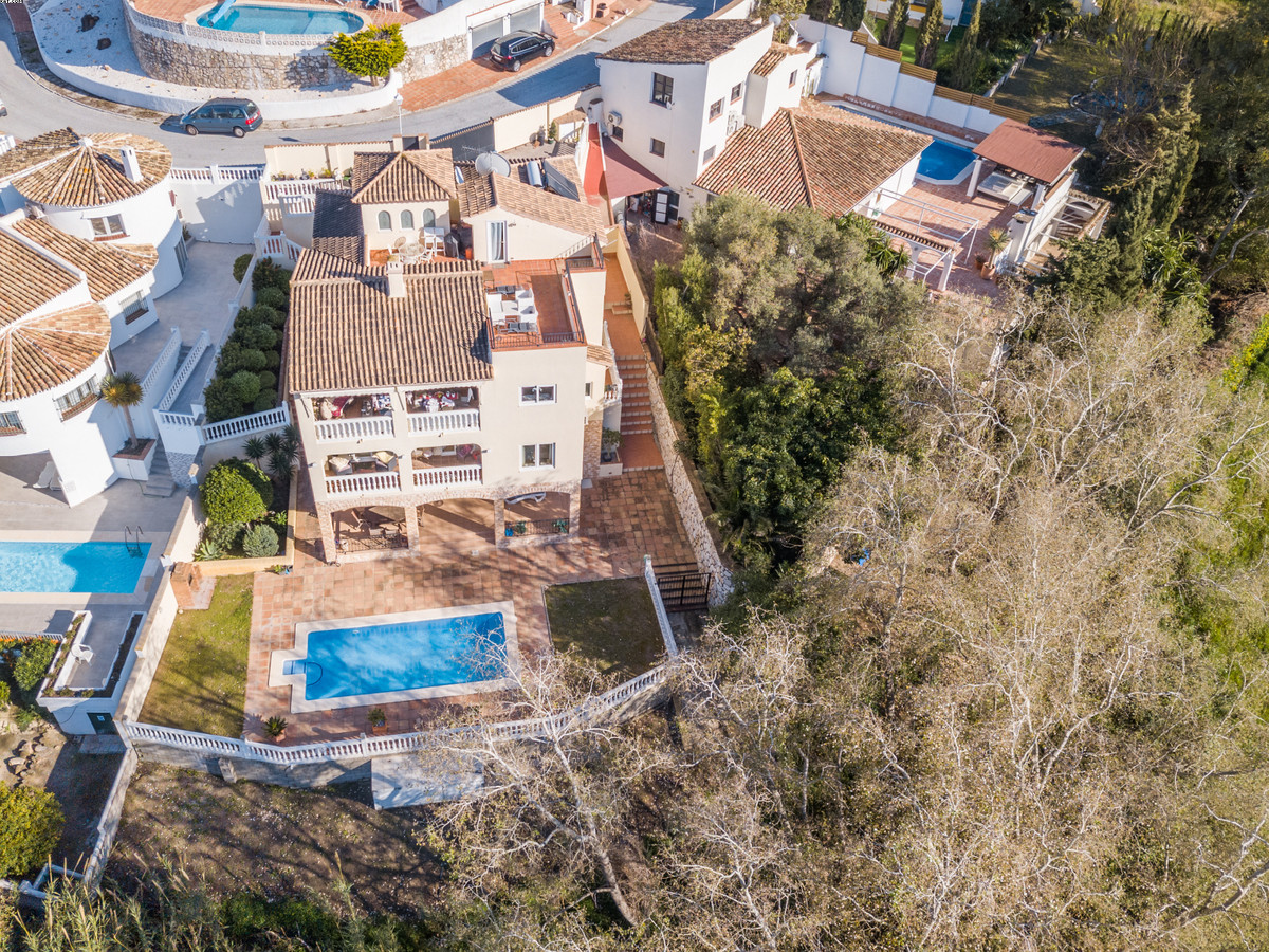 4 bedroom Villa For Sale in Cerros del Aguila, Málaga - thumb 25