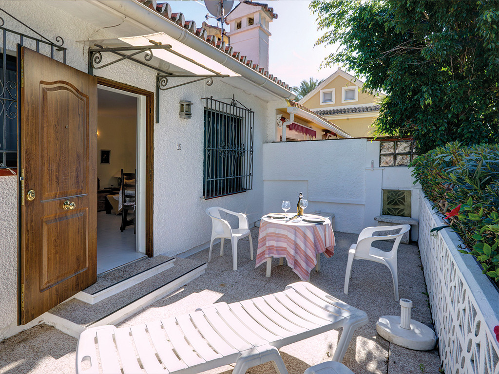  Villa, Pareada  en venta    en Marbella