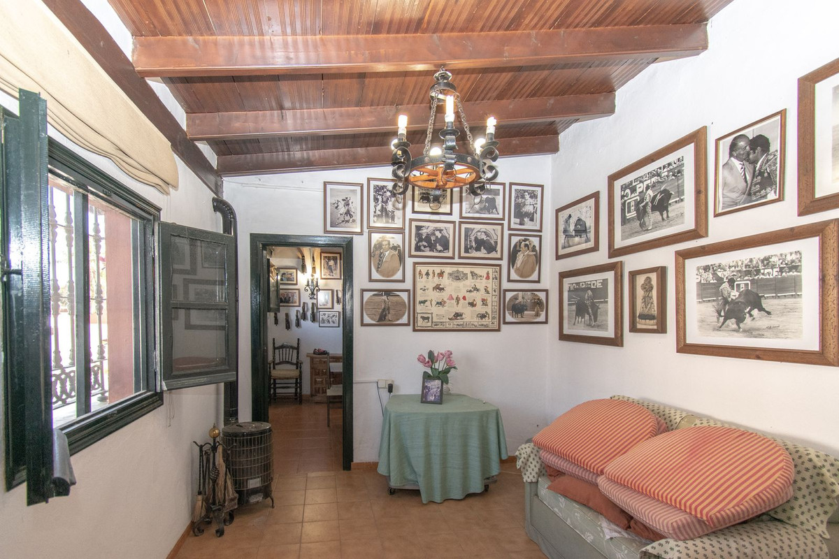 7 bedroom Villa For Sale in Mijas Golf, Málaga - thumb 26