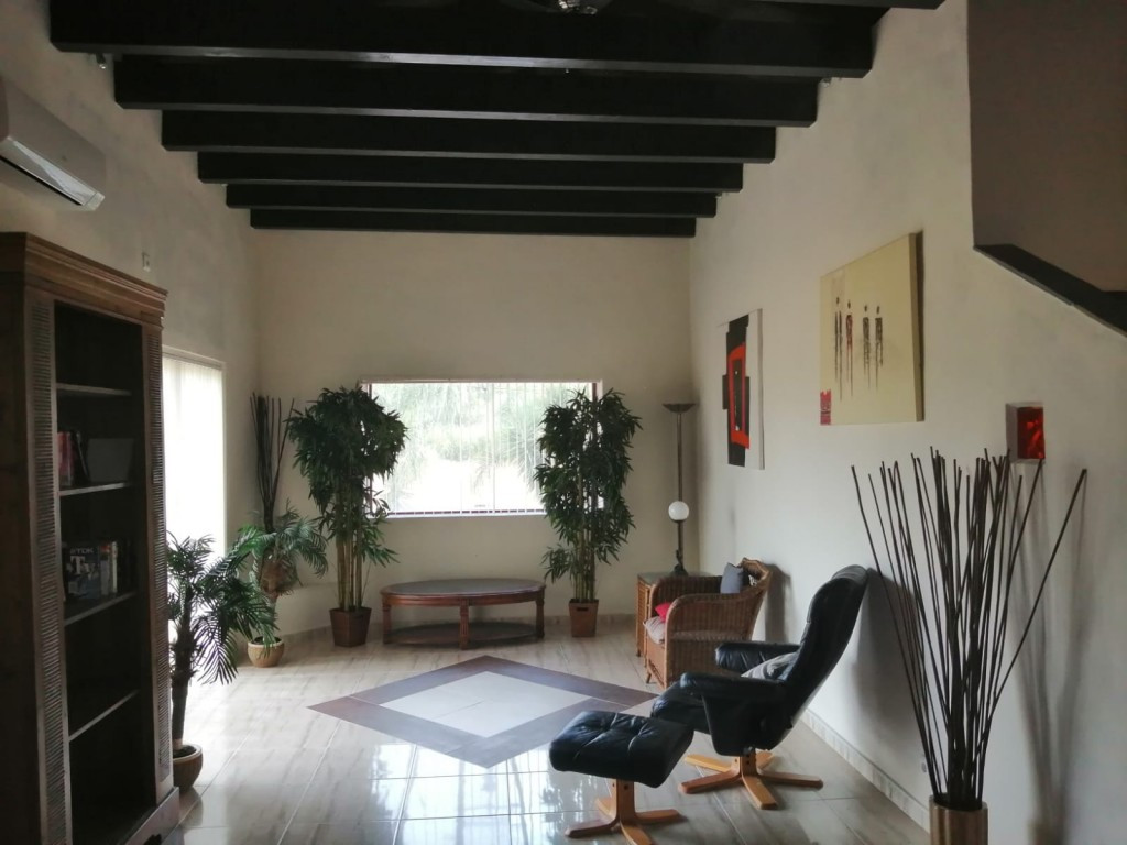 Originallly listed at 350,000 € now reduced to 300,000 € Great finca with 2 ensuite bedrooms in a very quiet area and in turn only a few minutes from