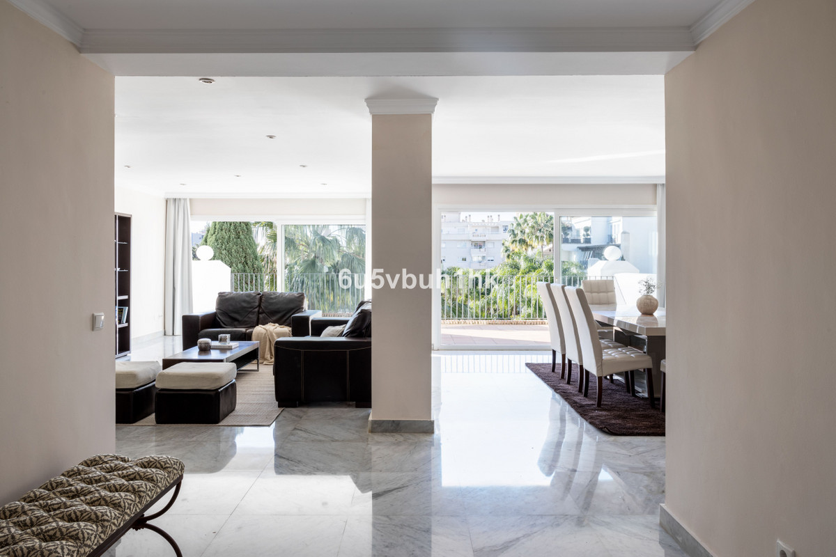 4 Bedroom Middle Floor Apartment For Sale Torremolinos, Costa del Sol - HP4265758