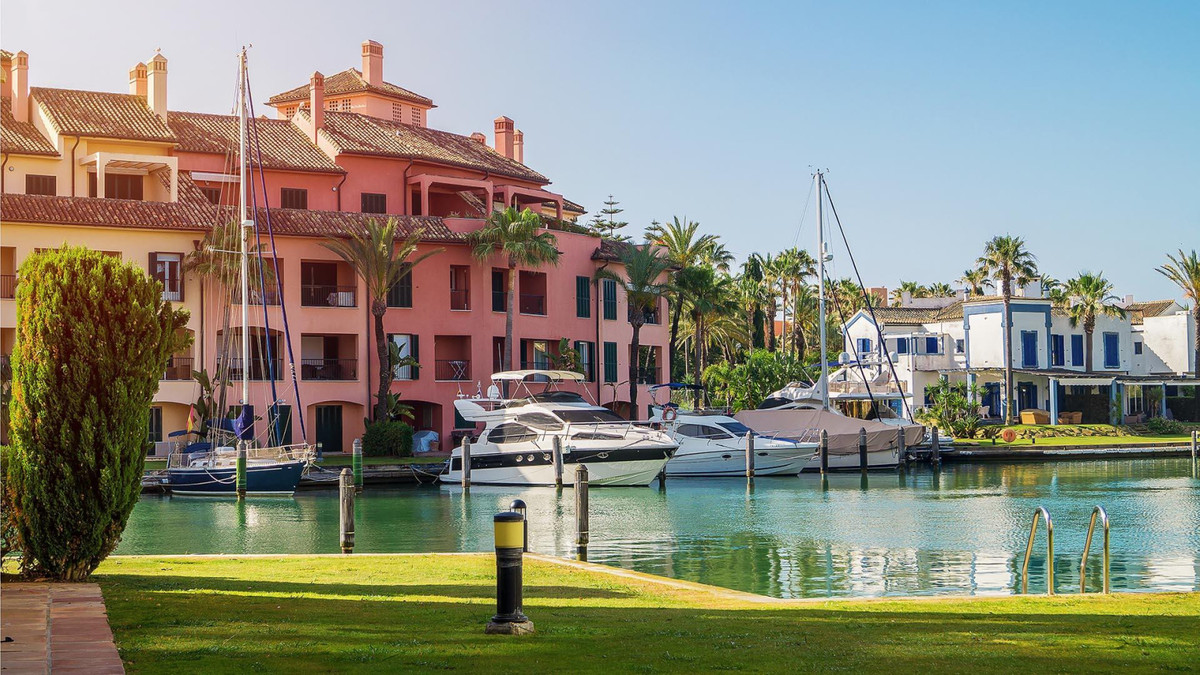 4 bed Penthouse for sale in Sotogrande Marina