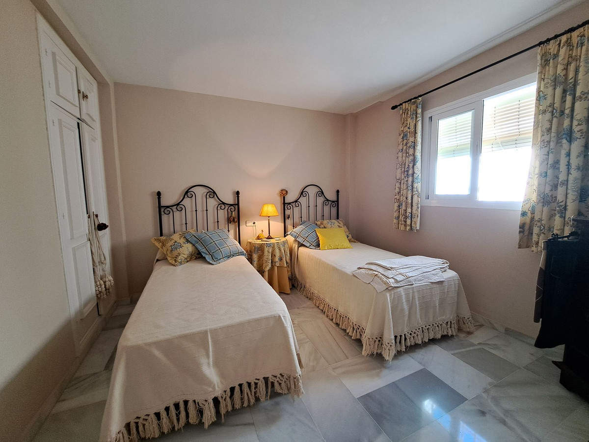 Villa con 2 Dormitorios en Venta Nueva Andalucía