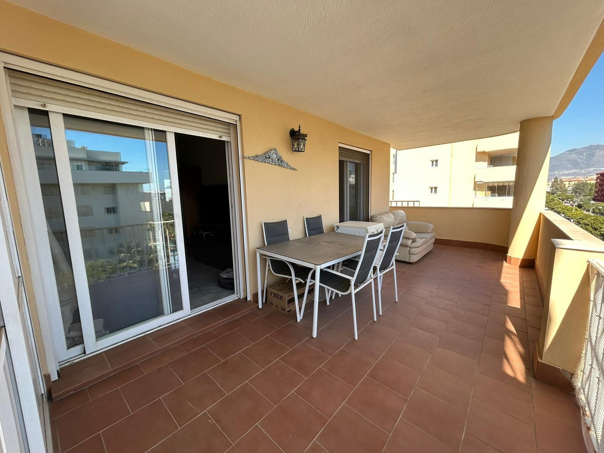 Apartamento Planta Media en venta en Fuengirola, Costa del Sol