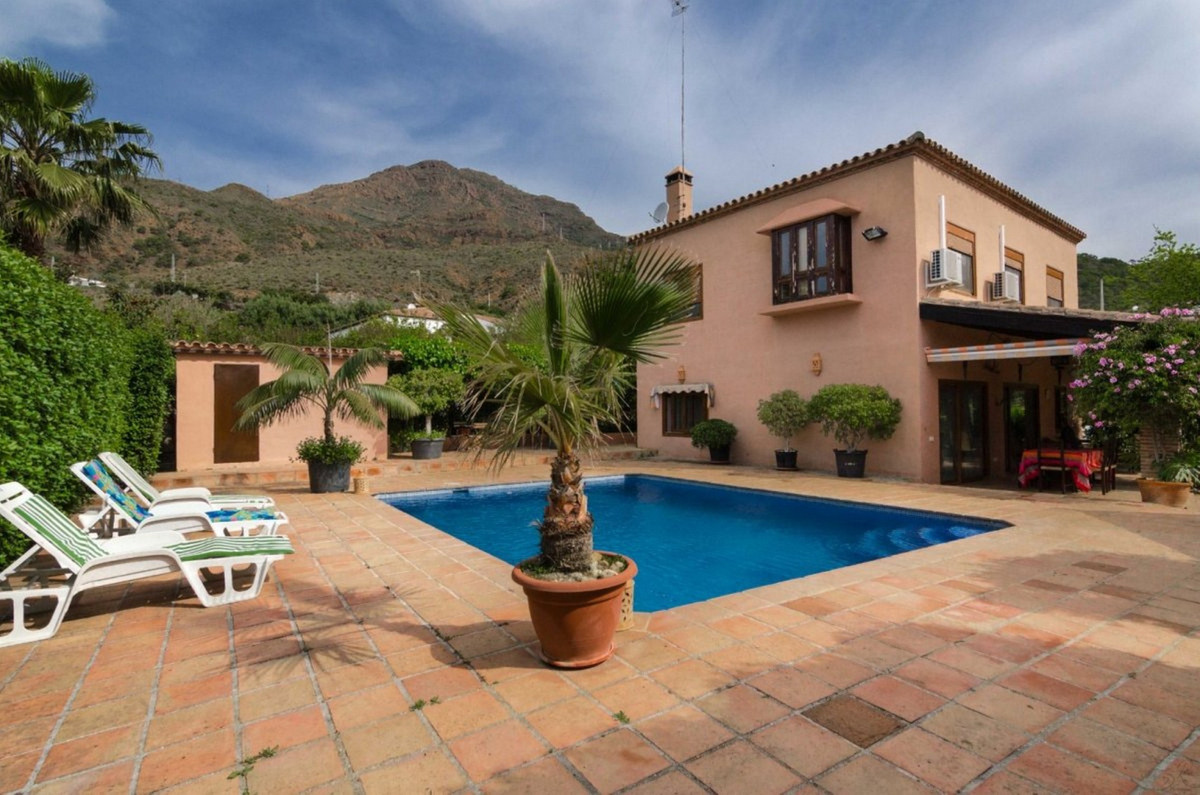 Villa zu verkaufen in Estepona R4380736
