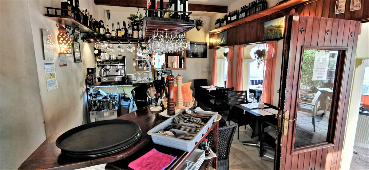 Commerce Restaurant à La Duquesa, Costa del Sol

