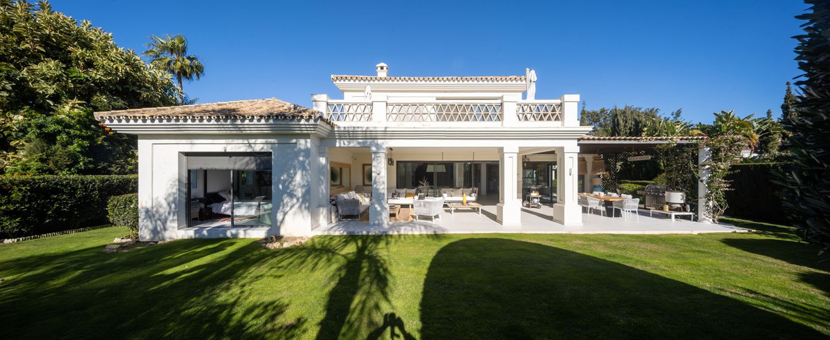 Vrijstaande Villa te koop in Guadalmina Baja R4242928