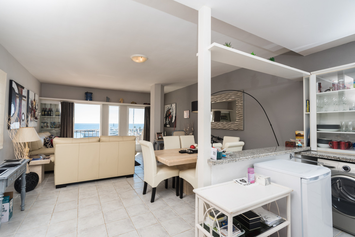 Magnificent opportunity to acquire this beautiful flat in Muelle Ribera in Puerto Banus with beautiful sea views on the fourth floor and with under...