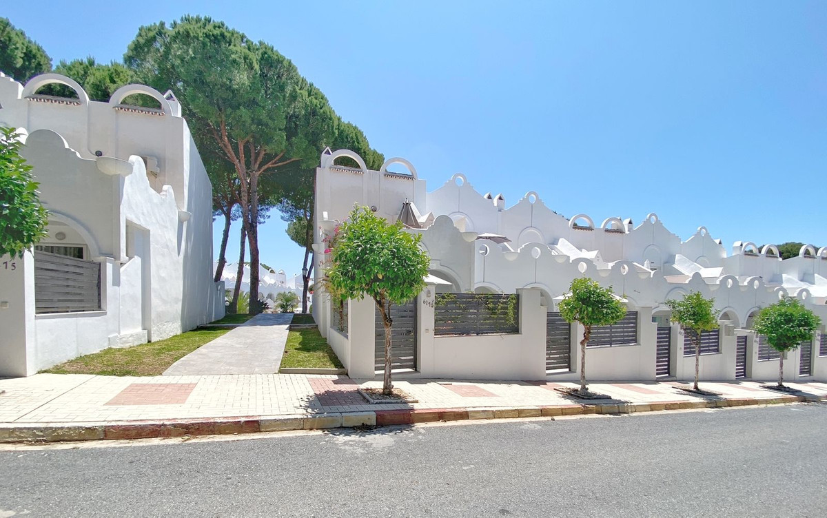  Maison Jumelée, Mitoyenne  en vente    à Reserva de Marbella