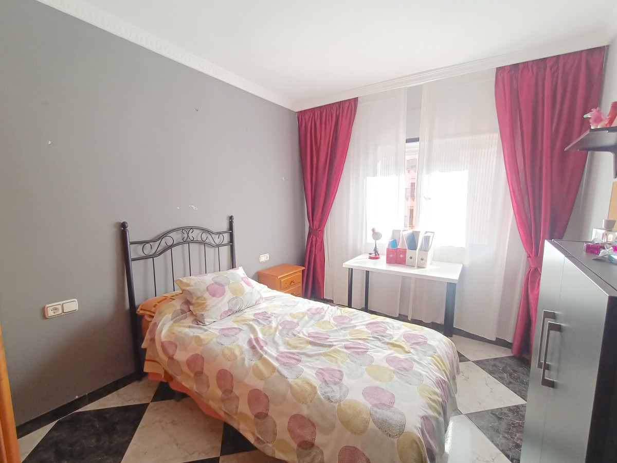 Fabulous apartment in Coín in a very nice area in the town centre.