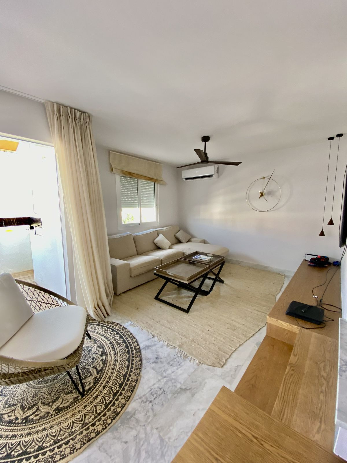 Apartamento con 4 Dormitorios en Venta Guadalmina Baja