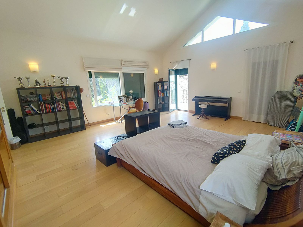 7 Bedroom Villa For Sale - Sierra Blanca