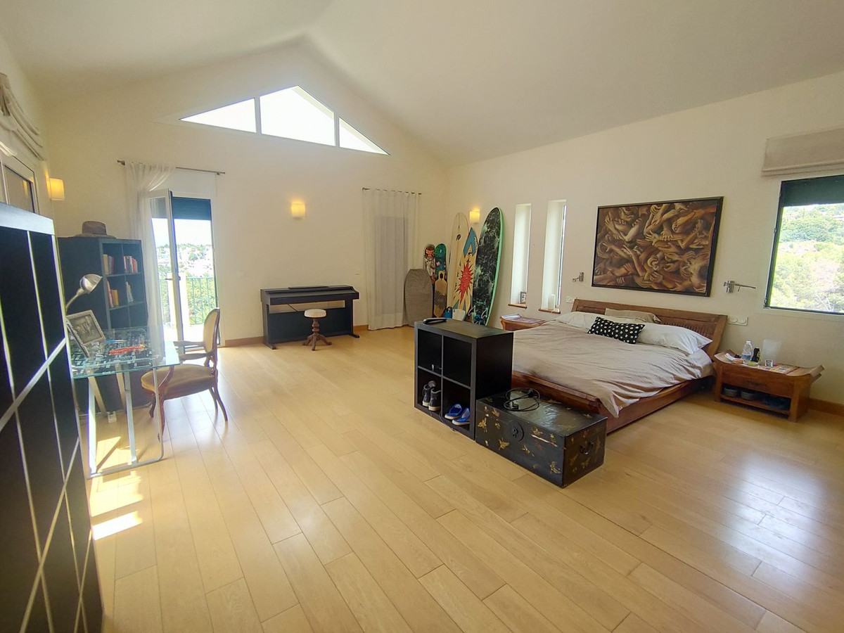 7 Bedroom Villa For Sale - Sierra Blanca