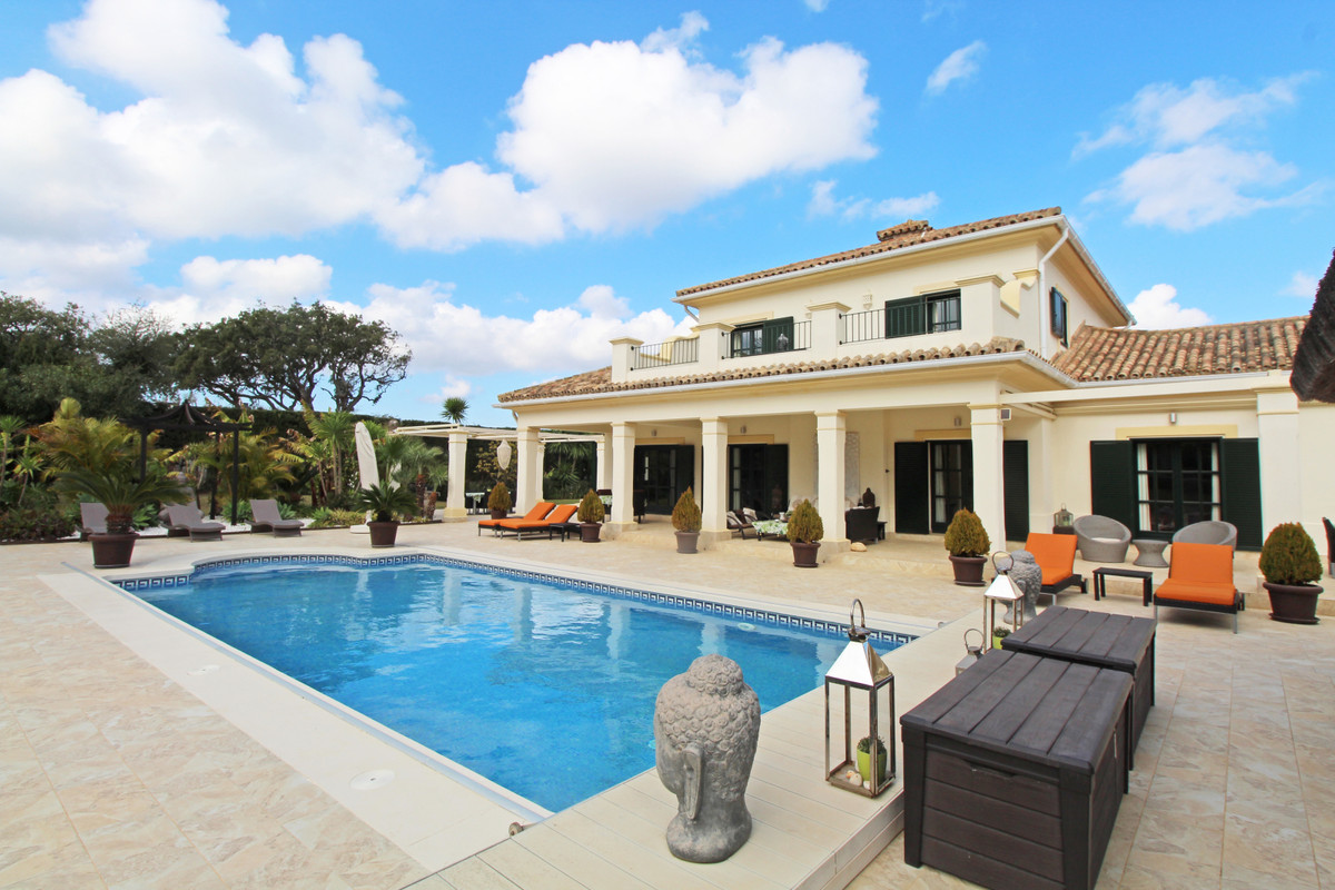 5 bed Villa for sale in San Roque Club