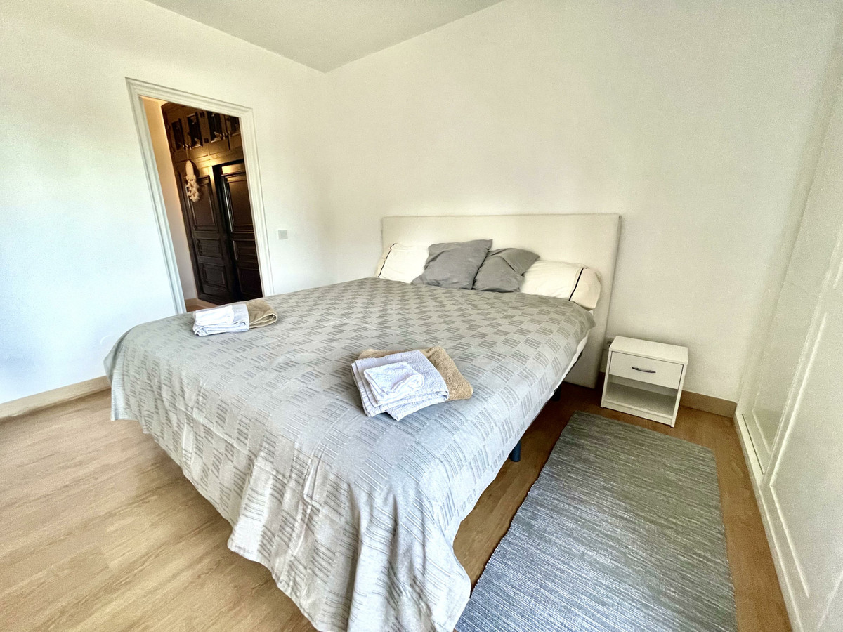 2 bed Property For Sale in Benahavis, Costa del Sol - thumb 9