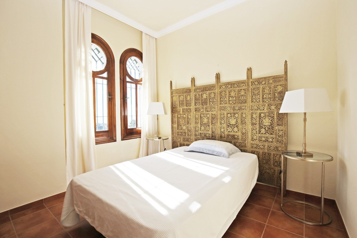 5 Bed Villa For Sale in El Madroñal, Benahavis