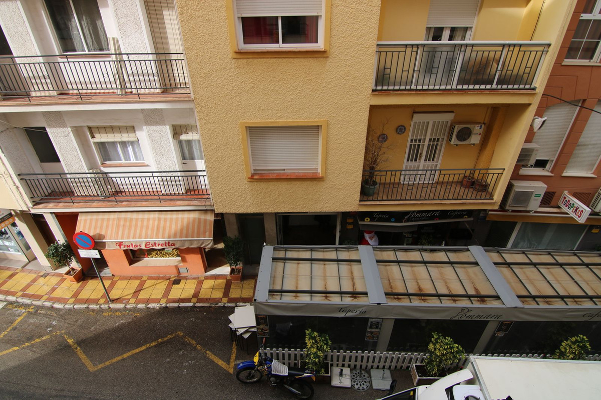 Apartment Middle Floor in Coín, Costa del Sol
