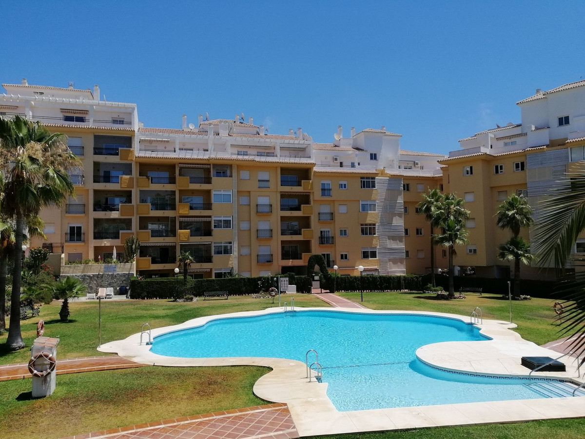 An absolutely immaculate apartment in the best phase of Jardin Botanico, phase 1. With partial sea v, Spain