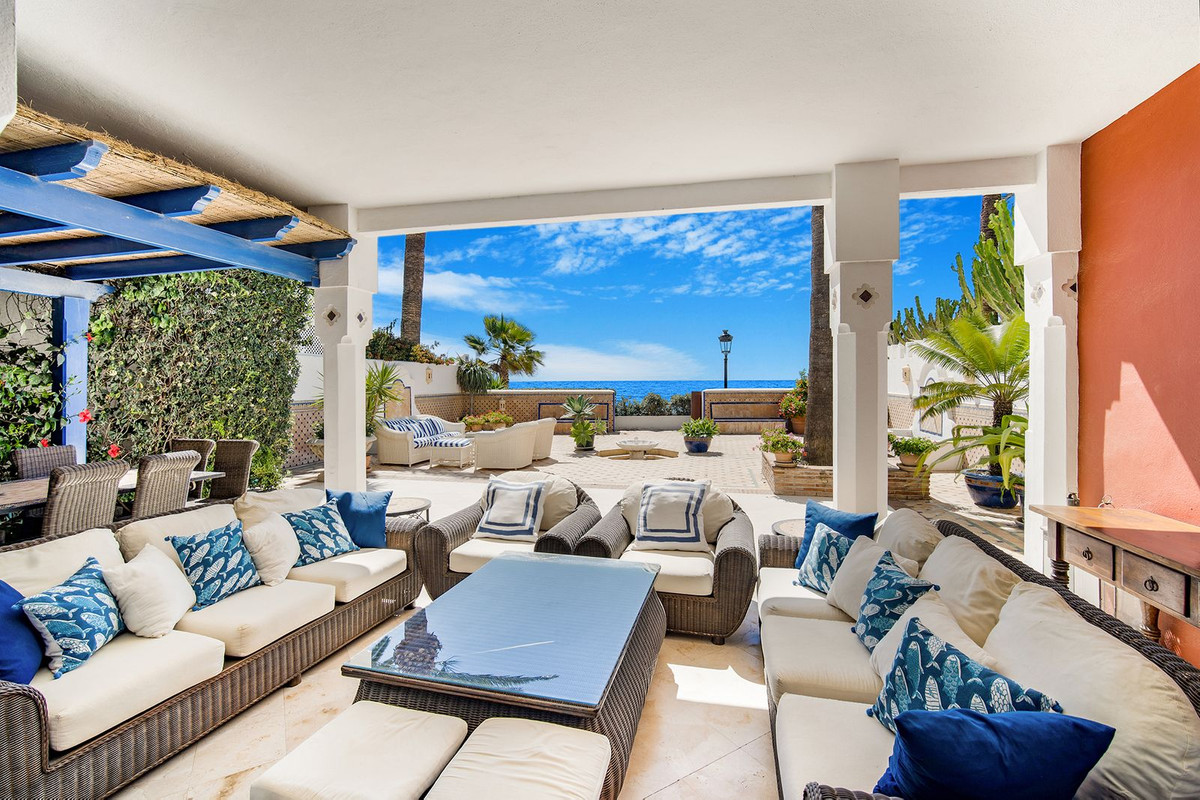 5 Bedroom Semi Detached Villa For Sale Marbella