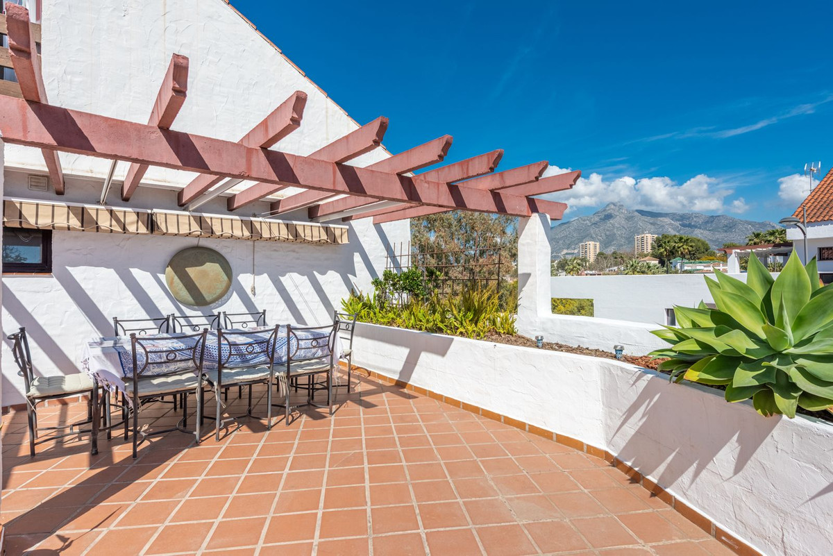 Penthouse for sale in Nueva Andalucía R4655650
