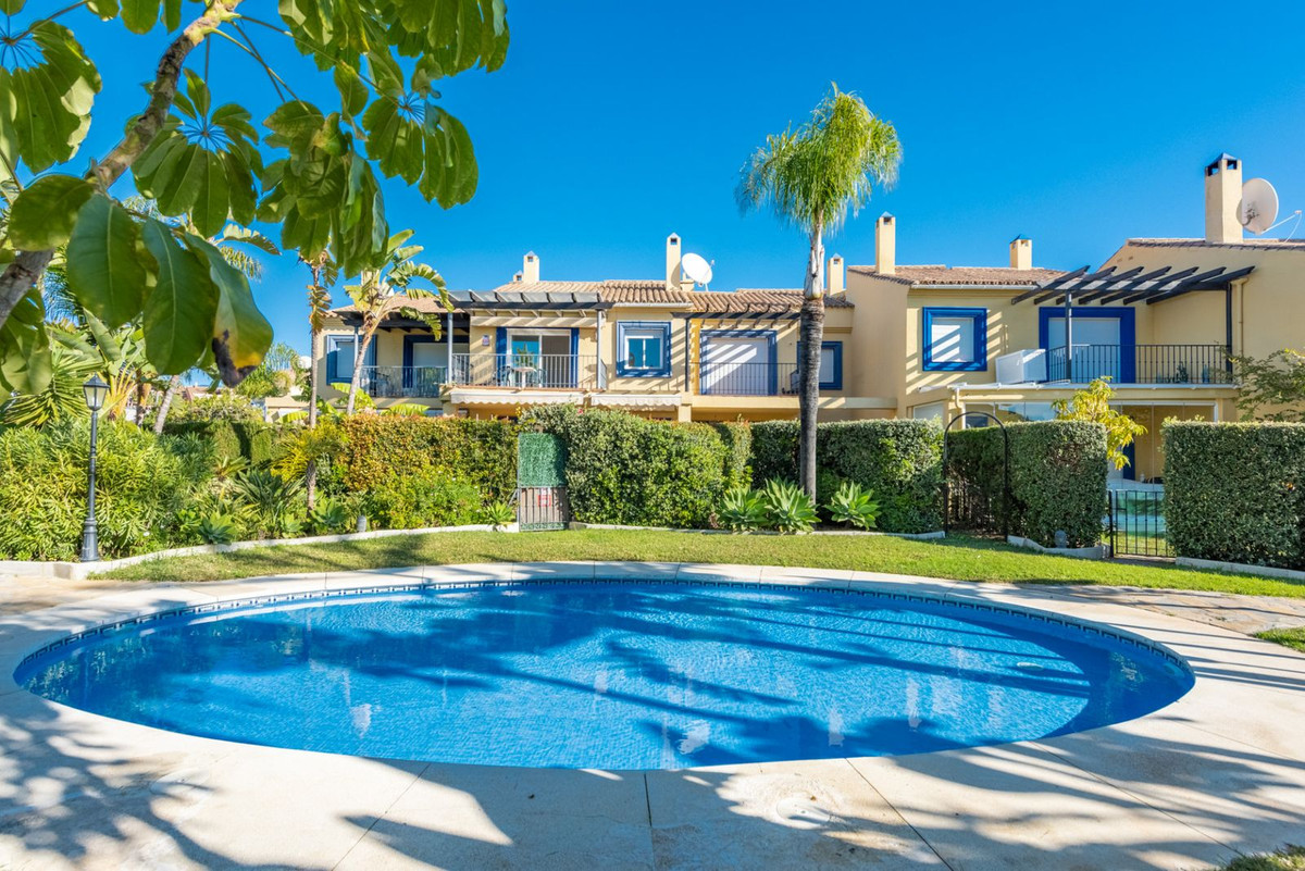 3 bed Townhouse for sale in Marbella