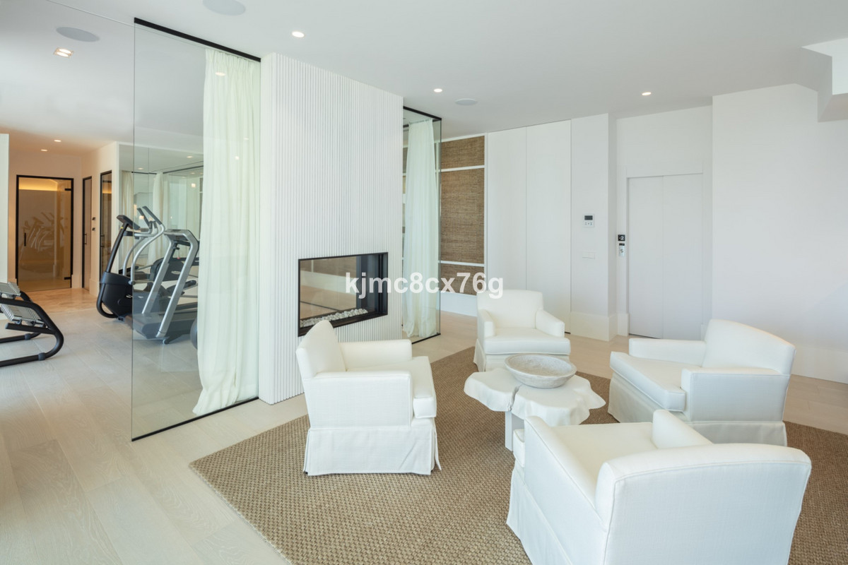 6 bed Property For Sale in La Quinta, Costa del Sol - thumb 14