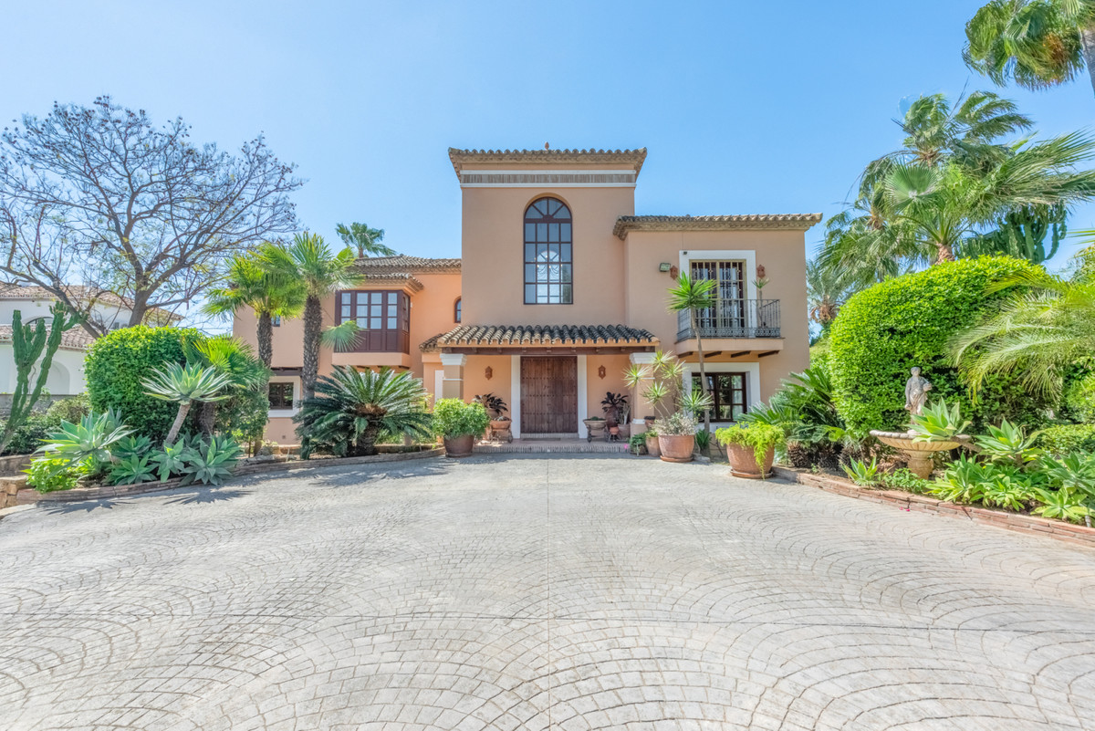 Villa te koop in Nueva Andalucía R4682953