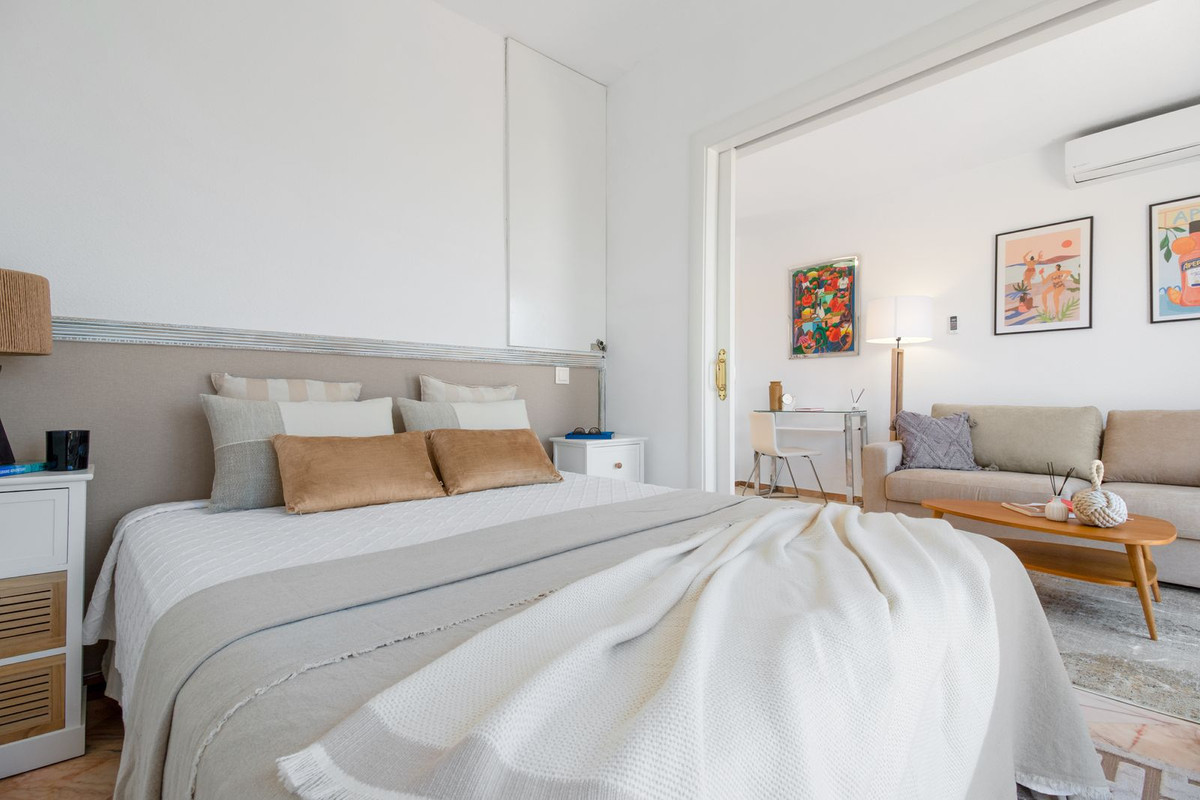 1 bed, 1 bath Studio - Middle Floor - for sale in Elviria, Málaga, for 295,000 EUR