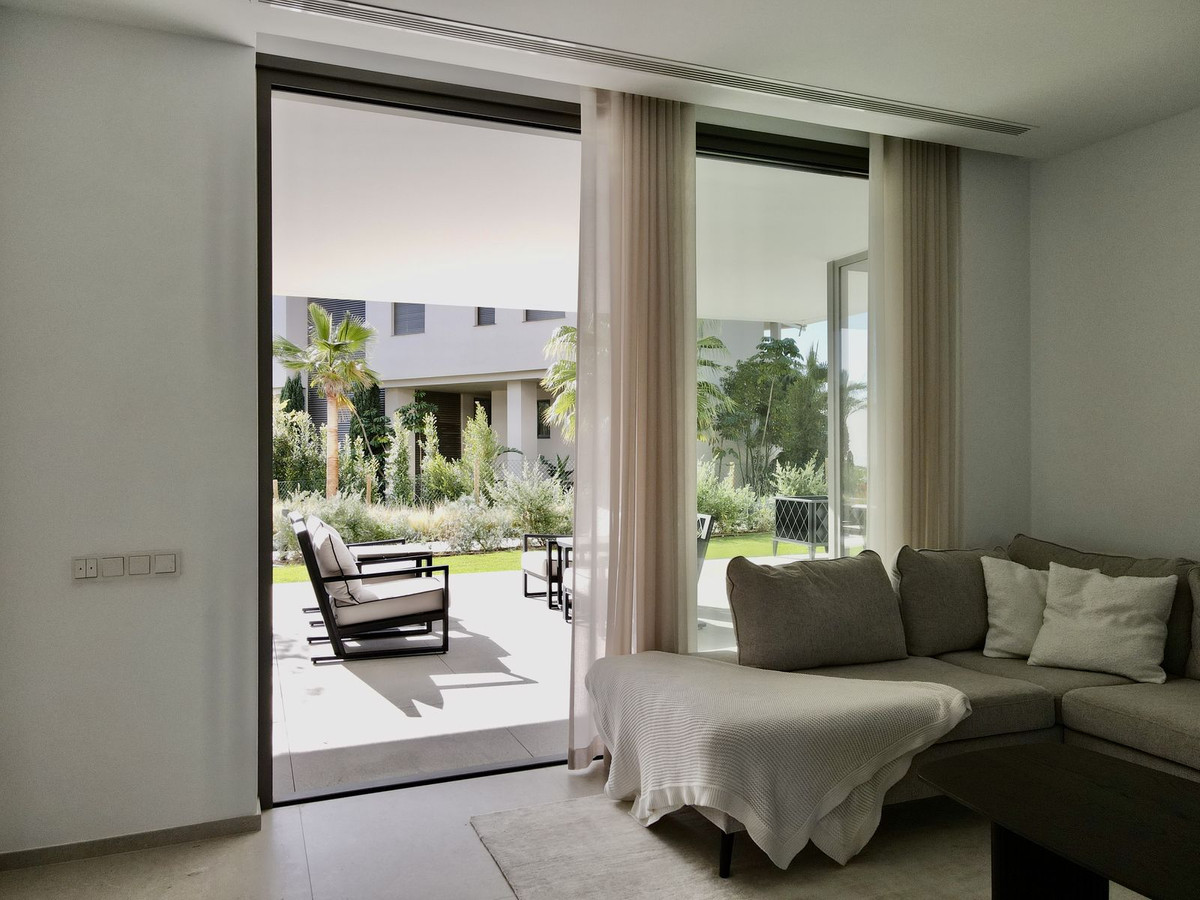 2 bed Property For Sale in Benahavis, Costa del Sol - thumb 7