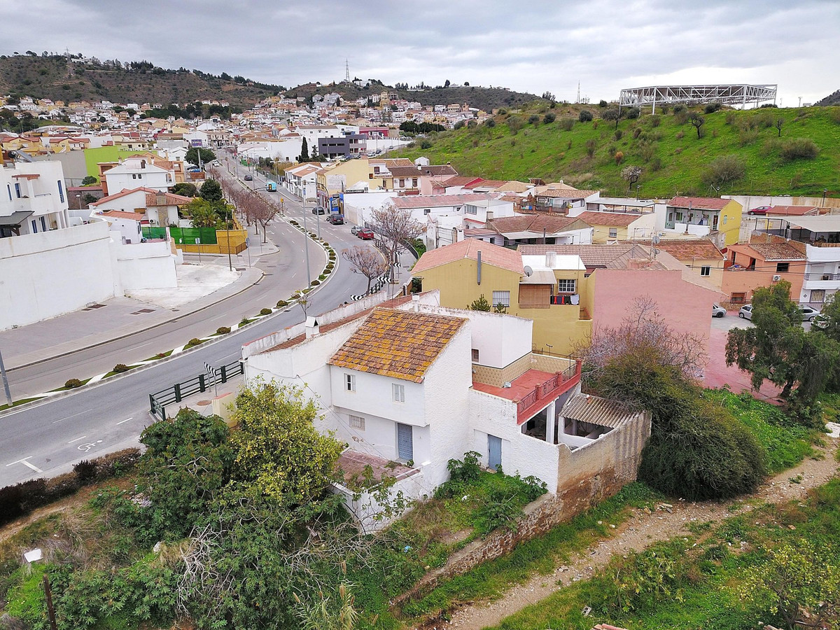 Fantastic opportunity. Building plot of 1015m2 with permission to build a development of 5 flats wit, Spain