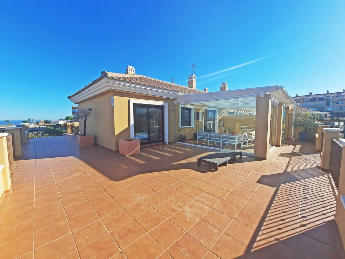 Fantastic corner penthouse surrounded by a 190m2 terrace on a first line of the Calanova Golf course, Spain