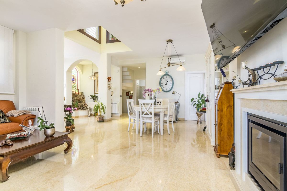 Villa te koop in Estepona R4562371