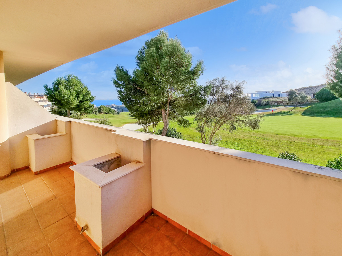Frontline golf: Beautiful 3 bed 2 bathroom apartment with a huge terrace enjoying stunning golf and , Spain