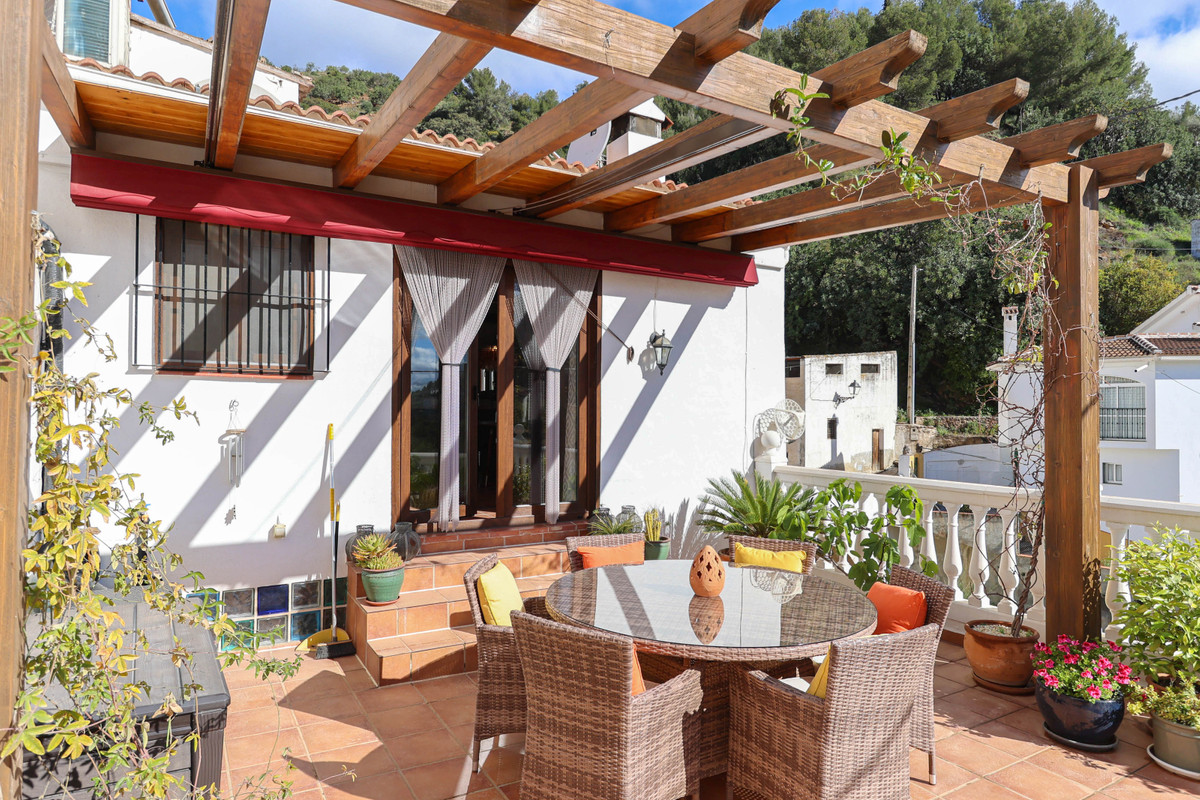 UNIQUE Townhouse....   "An eclectic fusion of traditional and modern"

.   Wonderful views, Spain