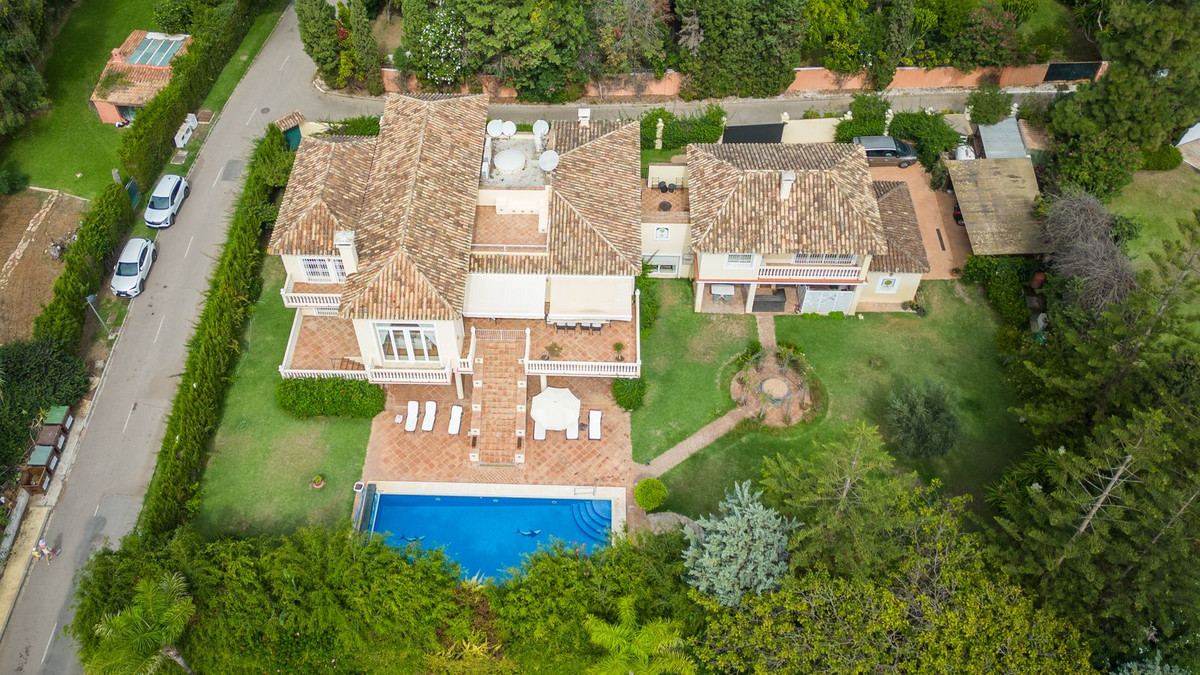 6 Bedroom Detached Villa For Sale Guadalmina Baja