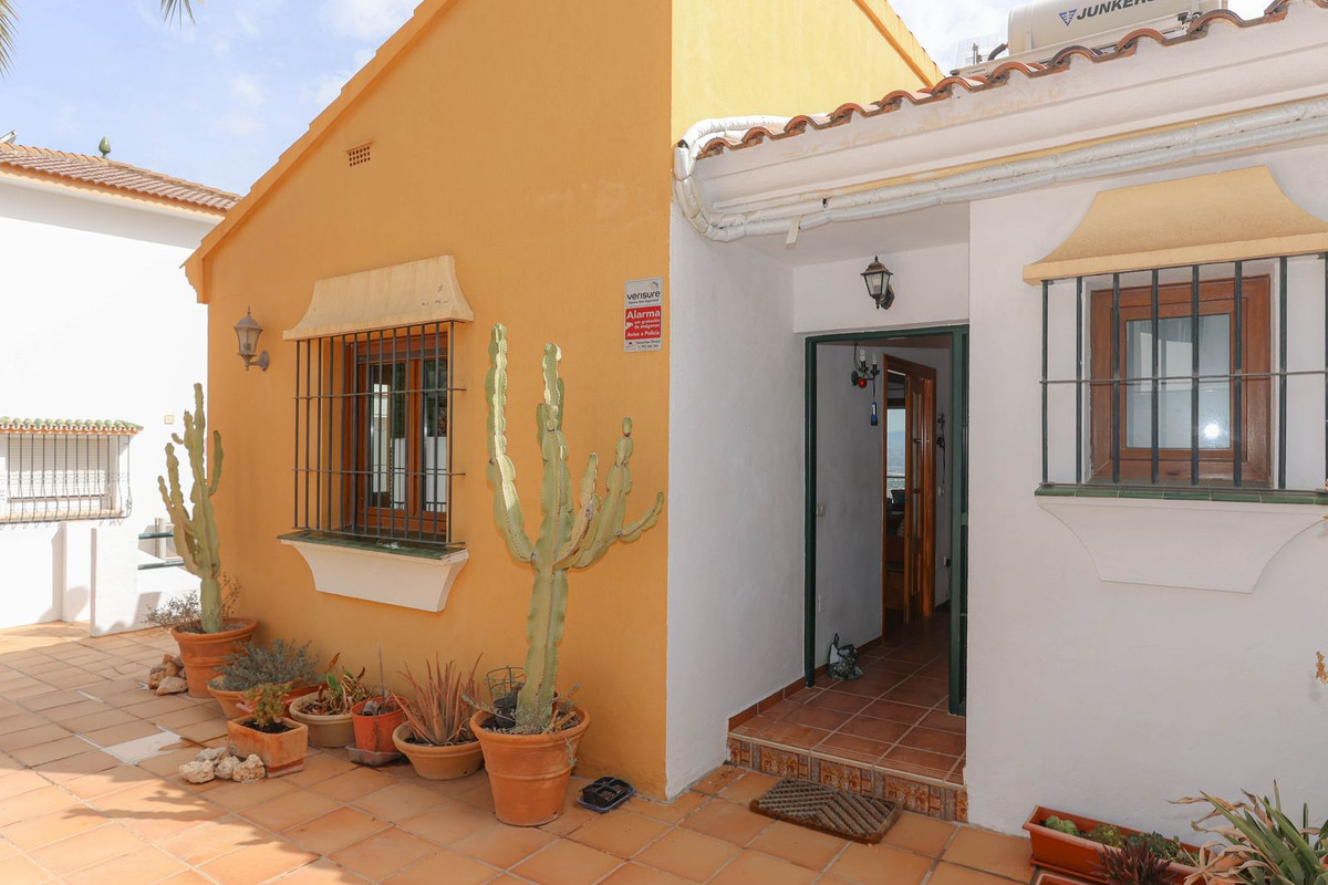 Villa te koop in Alhaurín de la Torre R4080112
