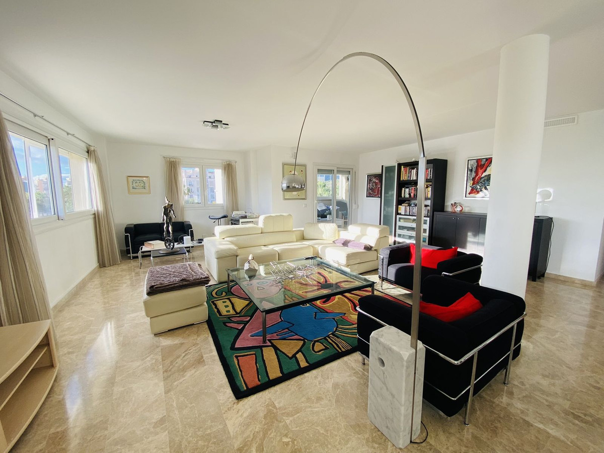 						Appartement  Penthouse Duplex
													en vente 
																			 à Torremolinos
					
